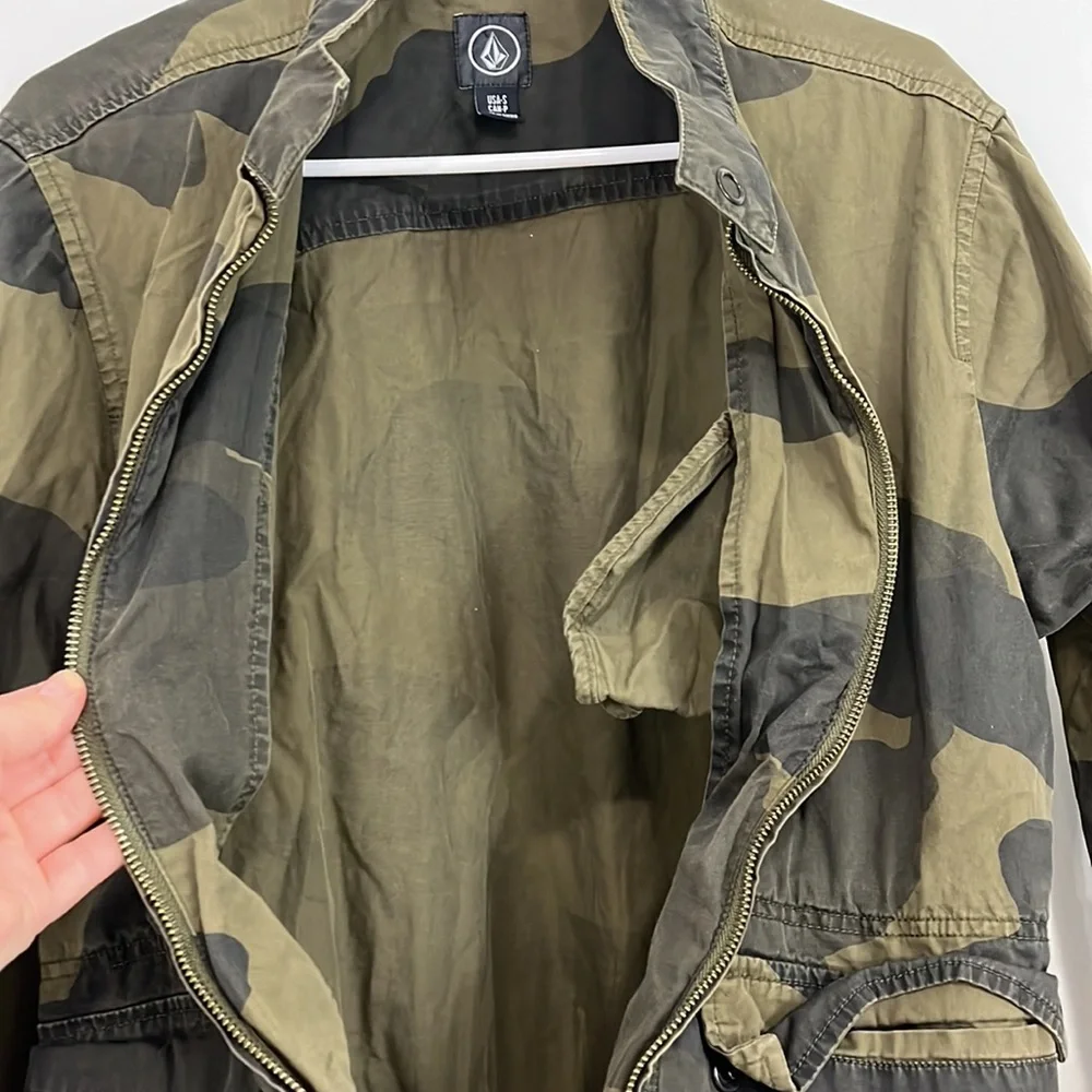 Volcom Small Green and Brown Camouflage Bomber Jacket with Pockets